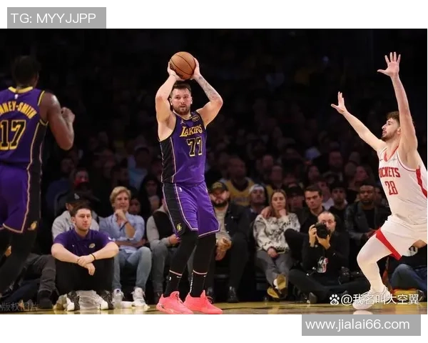 2021年1月13日火箭与湖人激战回顾精彩瞬间与球员表现分析